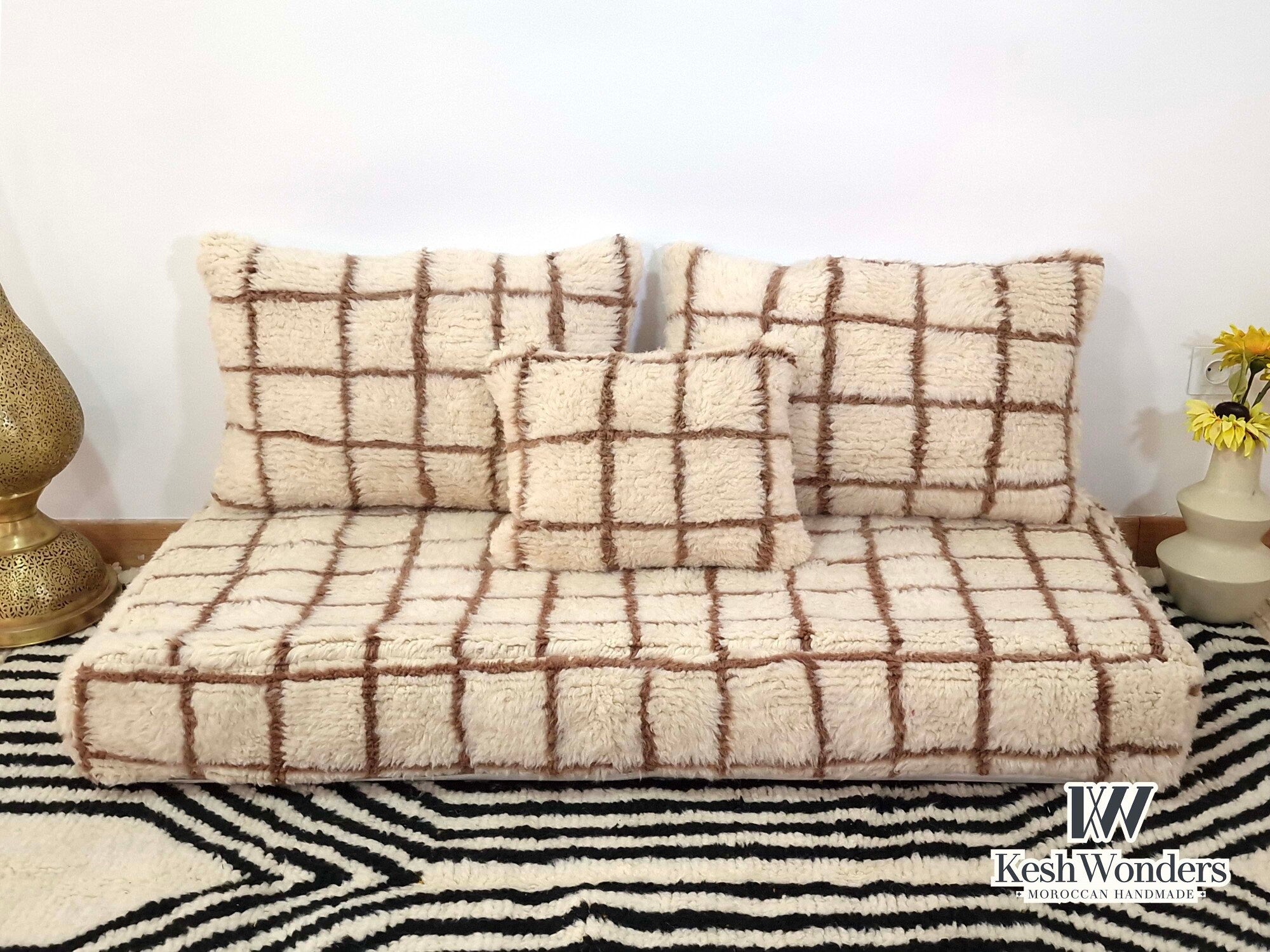 CHECKER HANDMADE COUCH